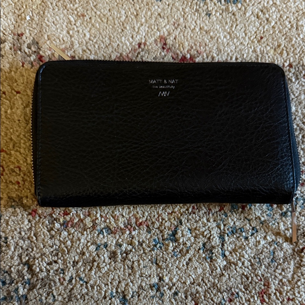 Matt & Nat Textured Black Zip Wallet